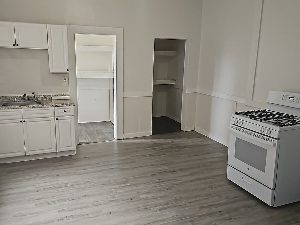 1st image of 7 Worcester Pl #1