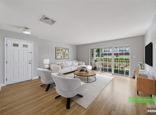 400 Crown Ct APT 581, Edgewater, NJ 07020