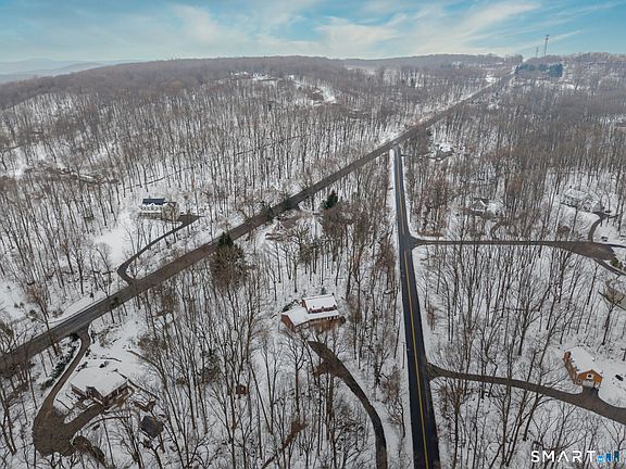 5th image of 279 Old Mountain Road