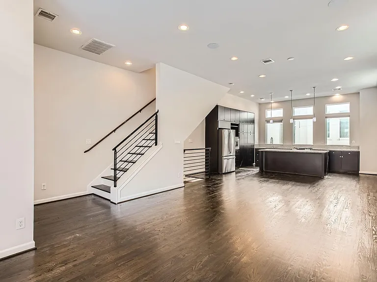 126 Pierce St — Photo 7
