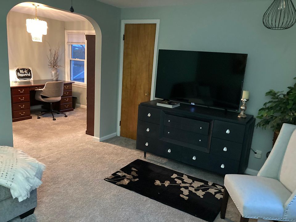 1st image of 300 Olympia Dr Floor 2