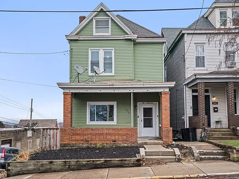 200 Moye Pl — Photo 1