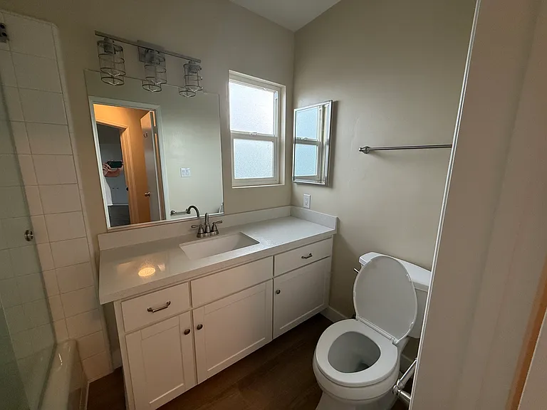 2601 N Glenoaks Blvd #E — Photo 21