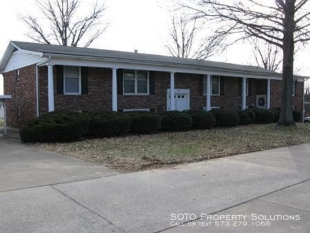 1st image of 1907 Colonial Ln APT C