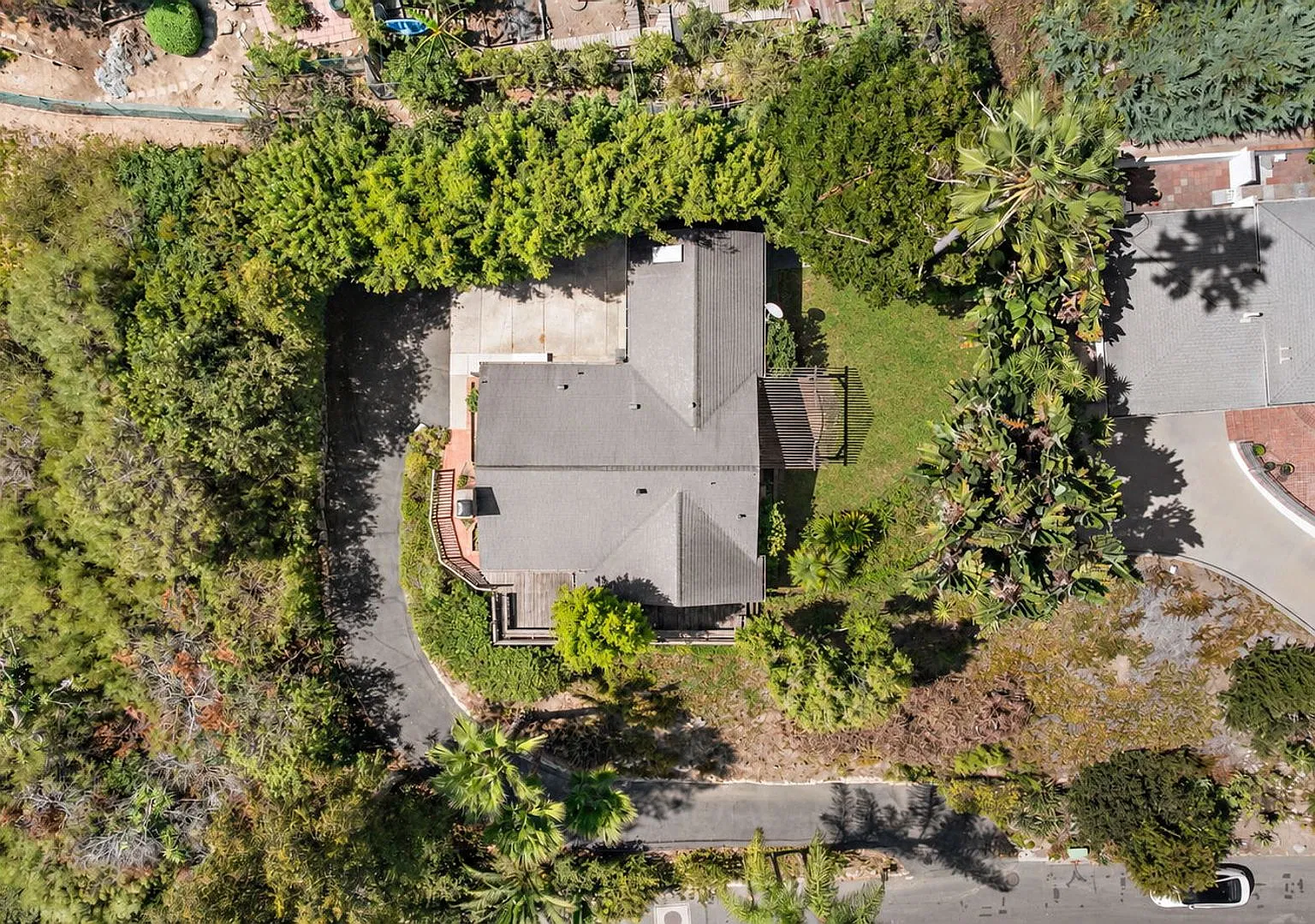 Single Level Home with Ultimate Privacy — Photo 2