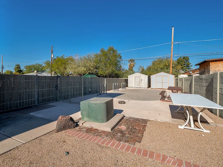 2234 W Hazelwood St — Photo 53