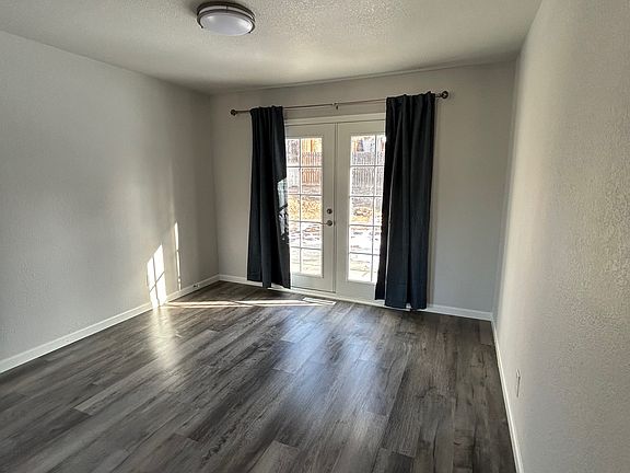 4th image of 313 Steven Dr