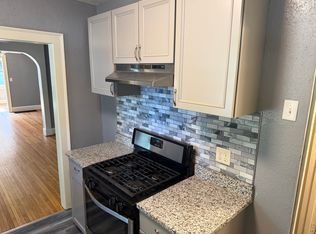 2103 N Court St, Rockford, IL 61103
