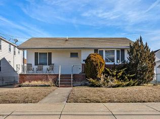 117 W 7th Ave, North Wildwood, NJ 08260