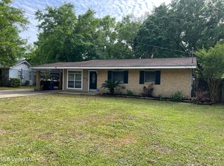 2402 Redwood Ave, Pascagoula, MS 39567