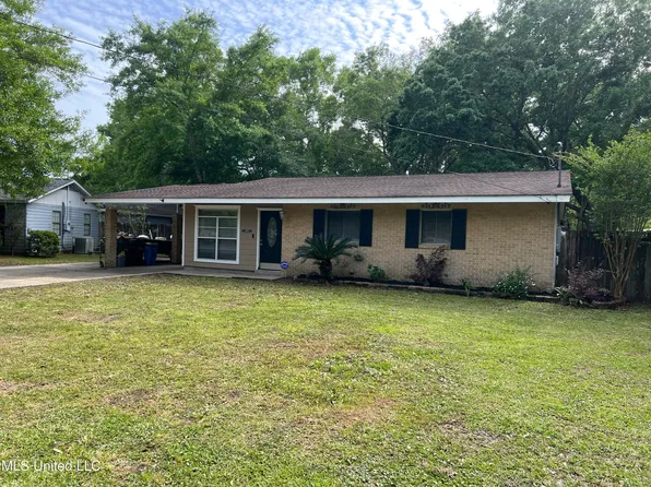 2402 Redwood Ave, Pascagoula, MS 39567