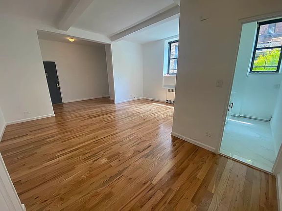 3rd image of 67-71 Yellowstone Blvd #1G