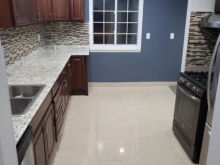 5402 Williams St — Photo 4