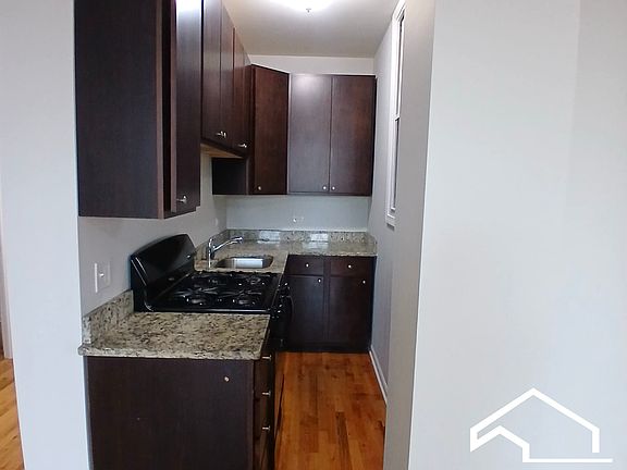 3rd image of 7606 N Paulina St APT 304
