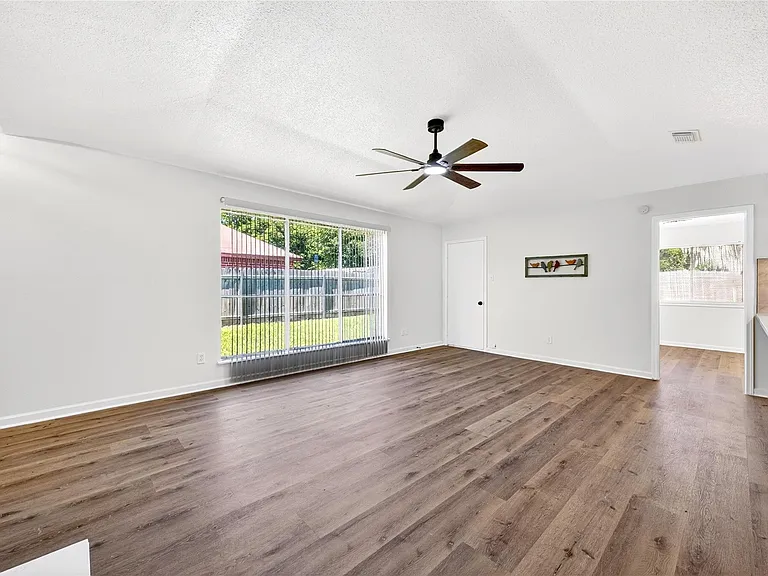 8618 Van Hut Ln — Photo 8