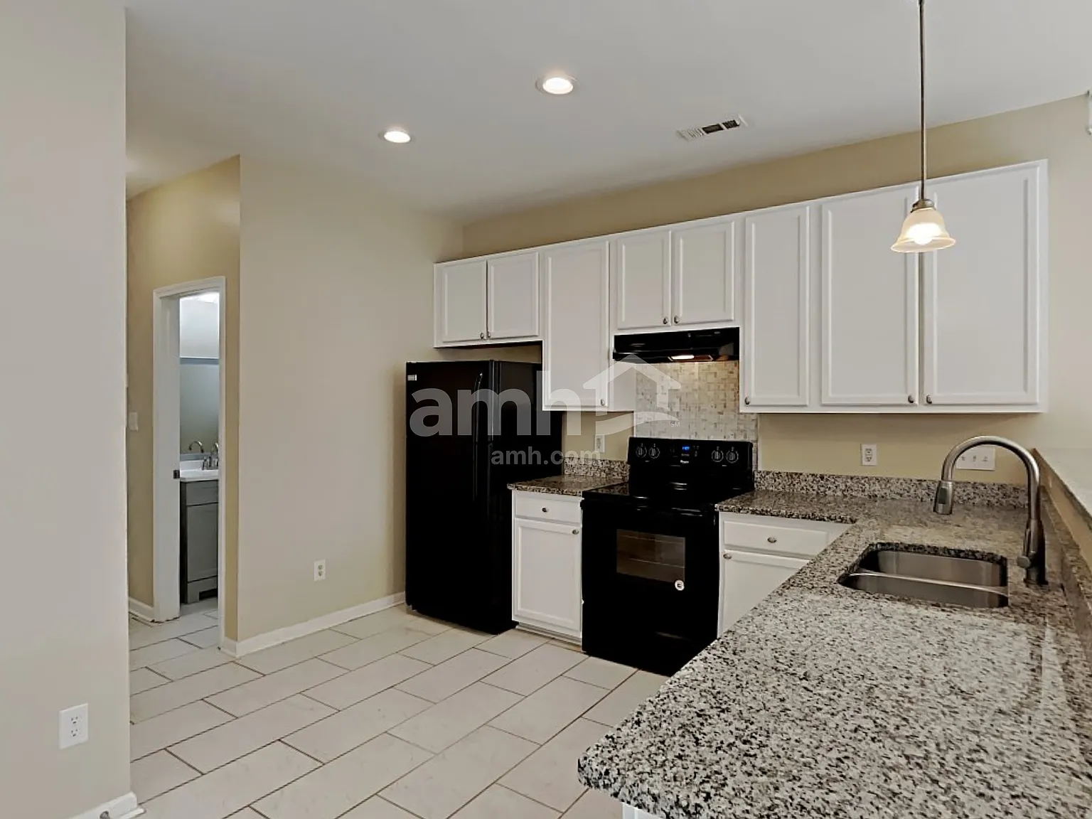 4 bed, 2.5 bath, 1680 sqft, $2,100 — Photo 3
