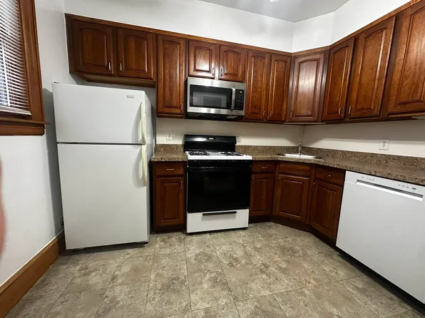 34-51 Crescent Street image 5 of 11