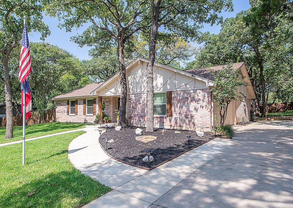 1st image of 429 Marlin Ln