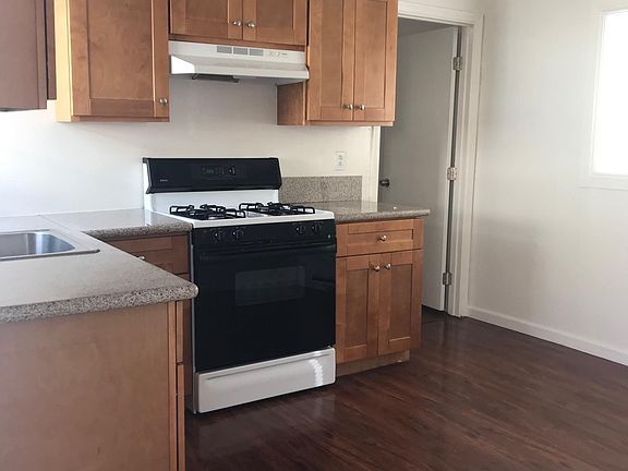 2nd image of 318 S California Ave