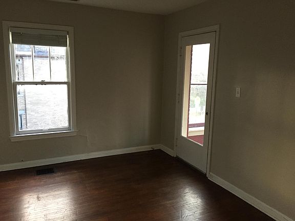 3rd image of 61 W Hubbard Ave APT 3