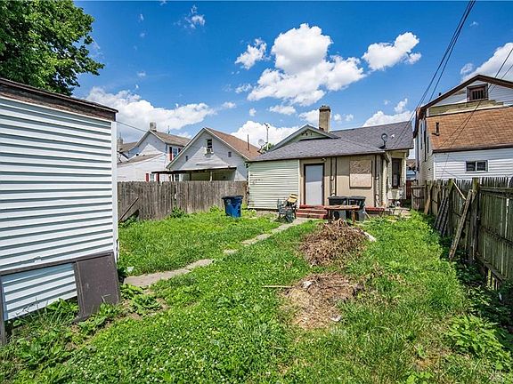 5th image of 511 Troy St