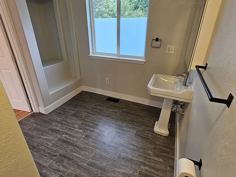 13235 SE Oatfield Rd — Photo 34