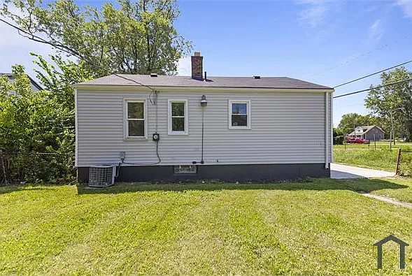 27334 Notre Dame St — Photo 18