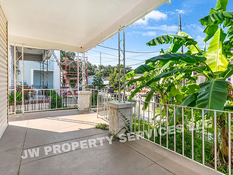 2633 Governor Nicholls — Photo 10