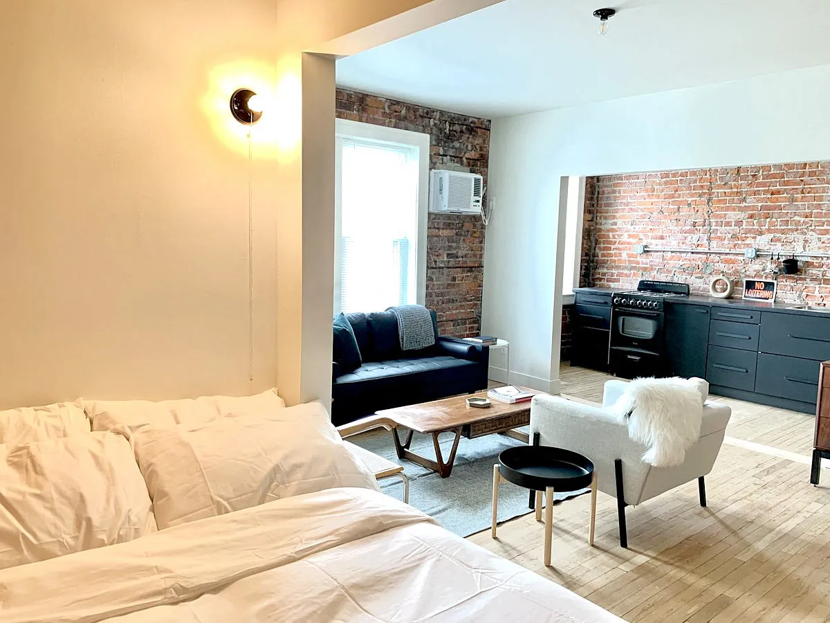 The Charlotte Apts — Photo 4