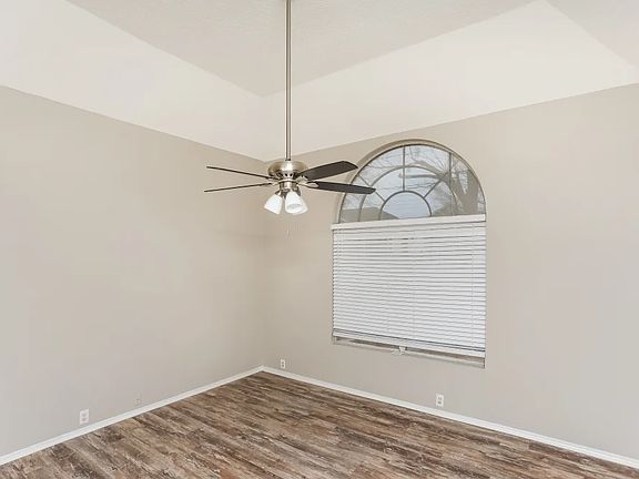 3rd image of 843 San Jacinto Dr