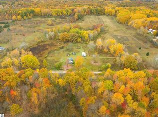 7483 N Gilmore Rd, Farwell, MI 48622