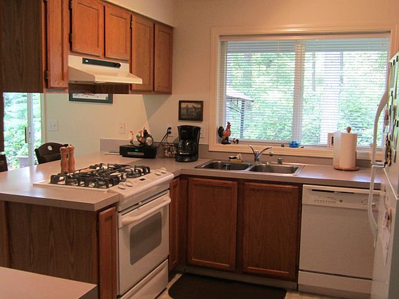 4th image of 4003 73rd Ave NW