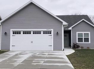 8472 Westbrook Dr, Sturtevant, WI 53177