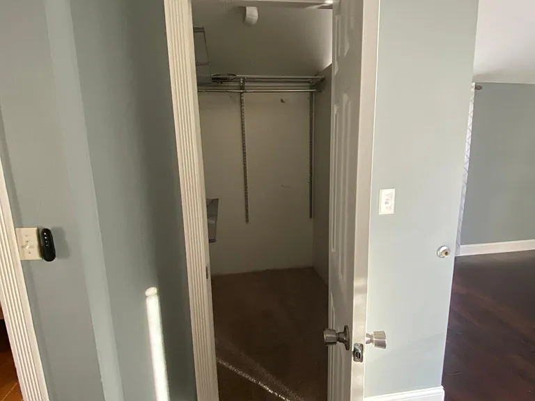 553 Bradley St — Photo 18