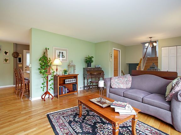 4th image of 306 N Dwyer Ave