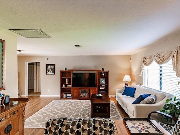 3rd image of 26951 Villanova Ct