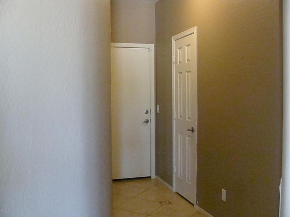 4th image of 3120 W Pleasant Ln