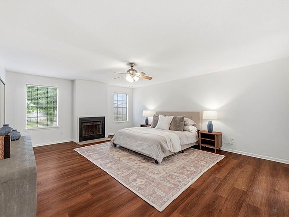 4th image of 9850 Pagewood Ln APT 1009