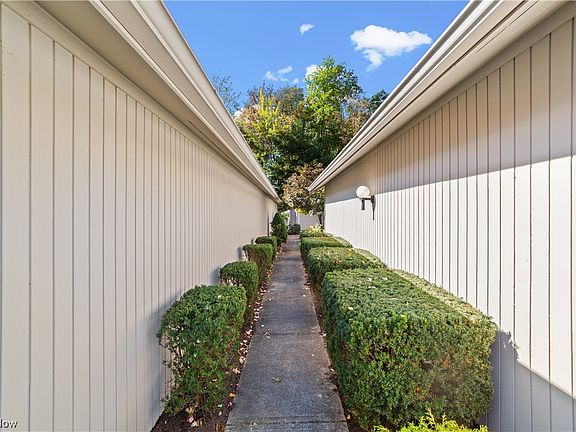 2nd image of 12640 Ionia Ct