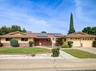 1044 Mountain View Dr, Lindsay, CA 93247