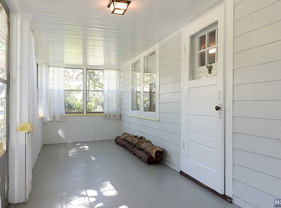 2nd image of 382 Lehigh St