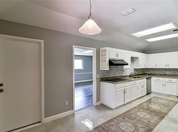 5th image of 1100 Cypress Ct