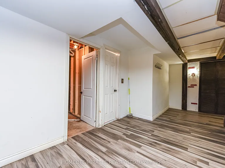 72 Carleton Pl #72 — Photo 46