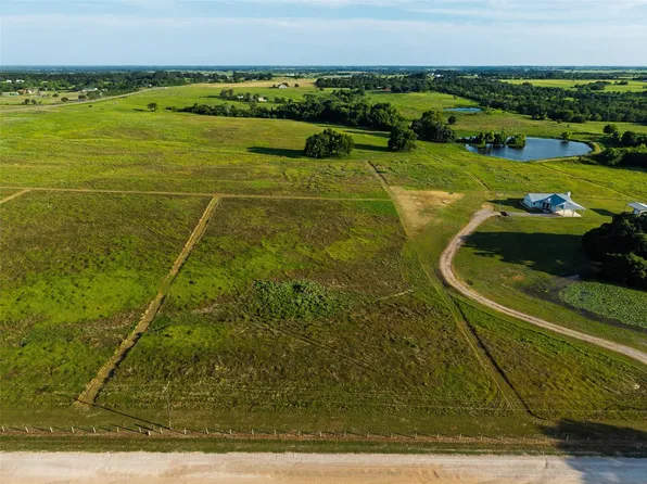 8383 Tottenham Rd, Chappell Hill, TX 77426