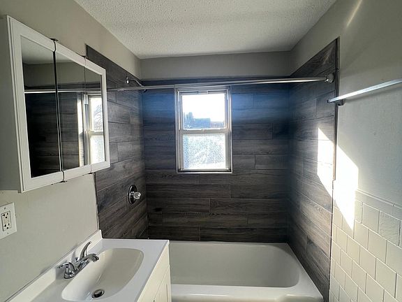 4th image of 133 Davenport Ave #3S