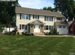 708 Bryant St, Paramus, NJ 07652