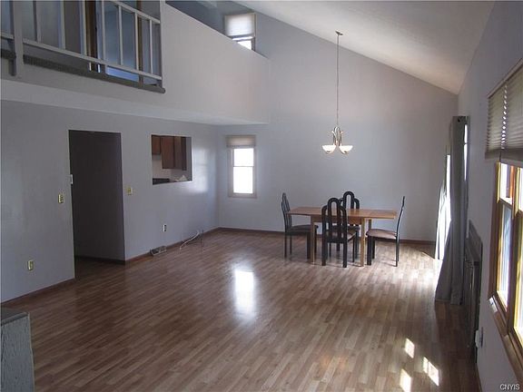 3rd image of 502 Melrose Dr