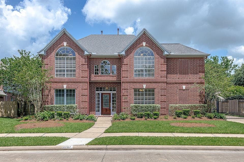 1st image of 1707 Evergreen Ln