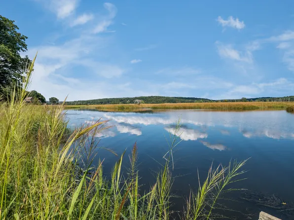 (undisclosed Address), Essex, CT 06426