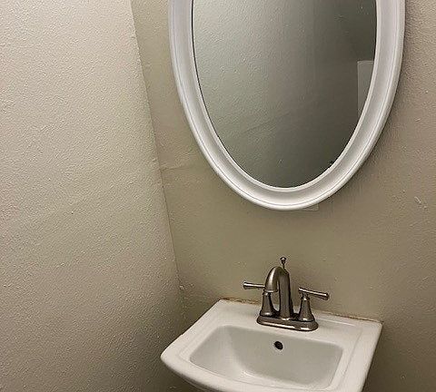 4th image of 4704 Abbott Ave APT 122